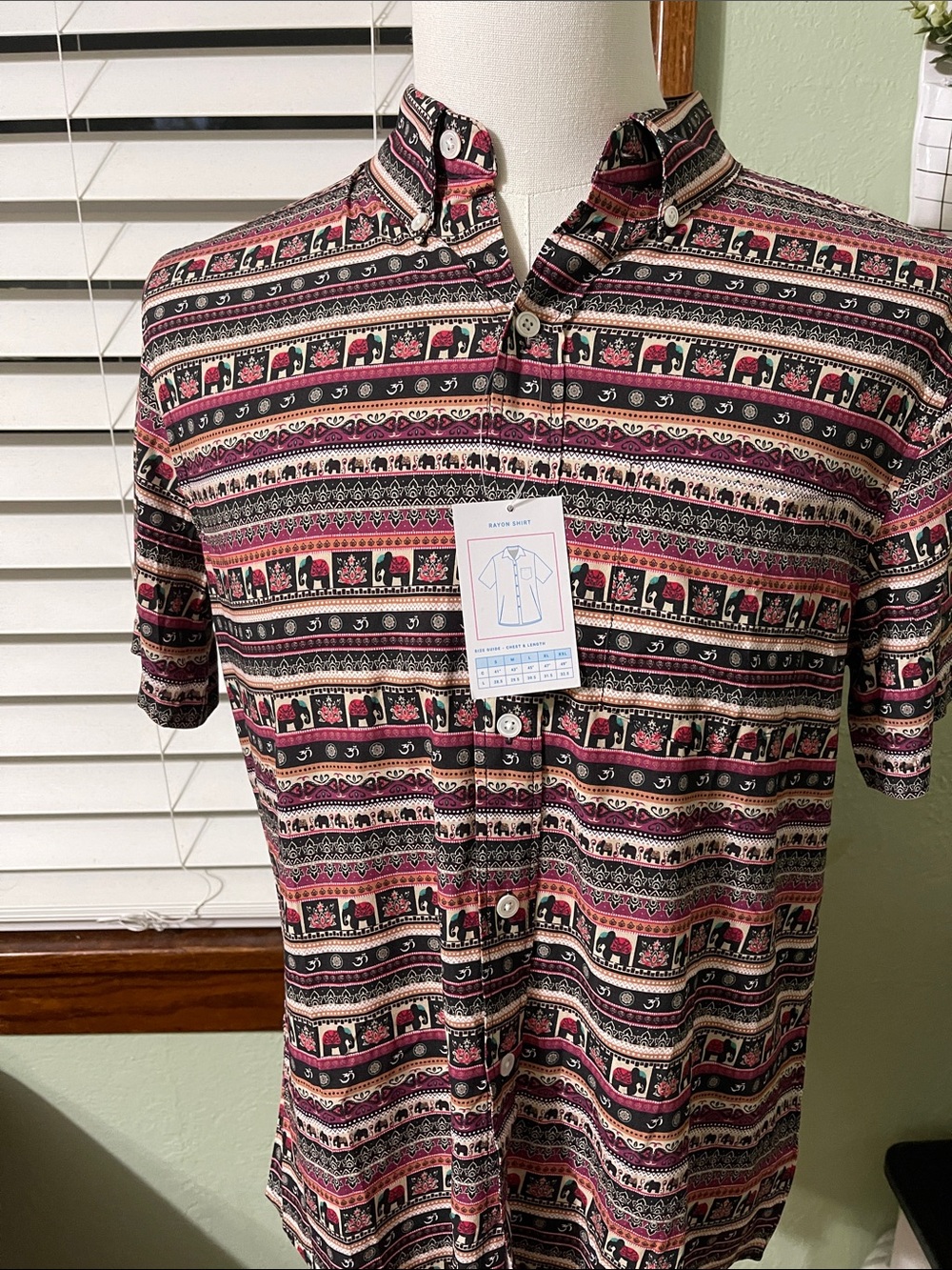 Men's Casual Button-Down Shirt - Patterned Red & Black - Picture 3 of 5